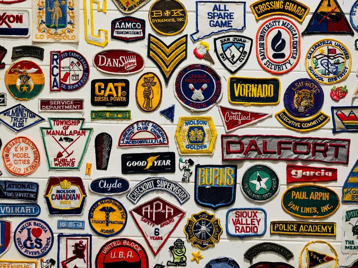 オリジナル作業着を作るならワッペンがおすすめ！種類・メリットを紹介