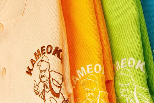 ポロシャツには刺繍加工が最適!